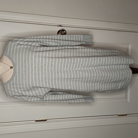 Vineyard Vines Gray White Striped Sweatshirt Dress Size M - Picture 1 of 13